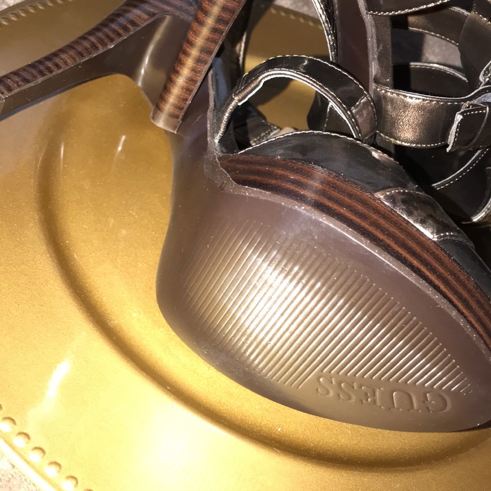 NEW GUESS HEELS/SANDALS - Picture 6 of 8